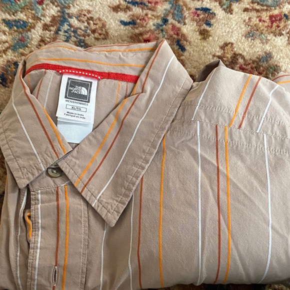 North face short sleeve X-Large Tan and Orange Men's Shirt button down - Picture 2 of 2